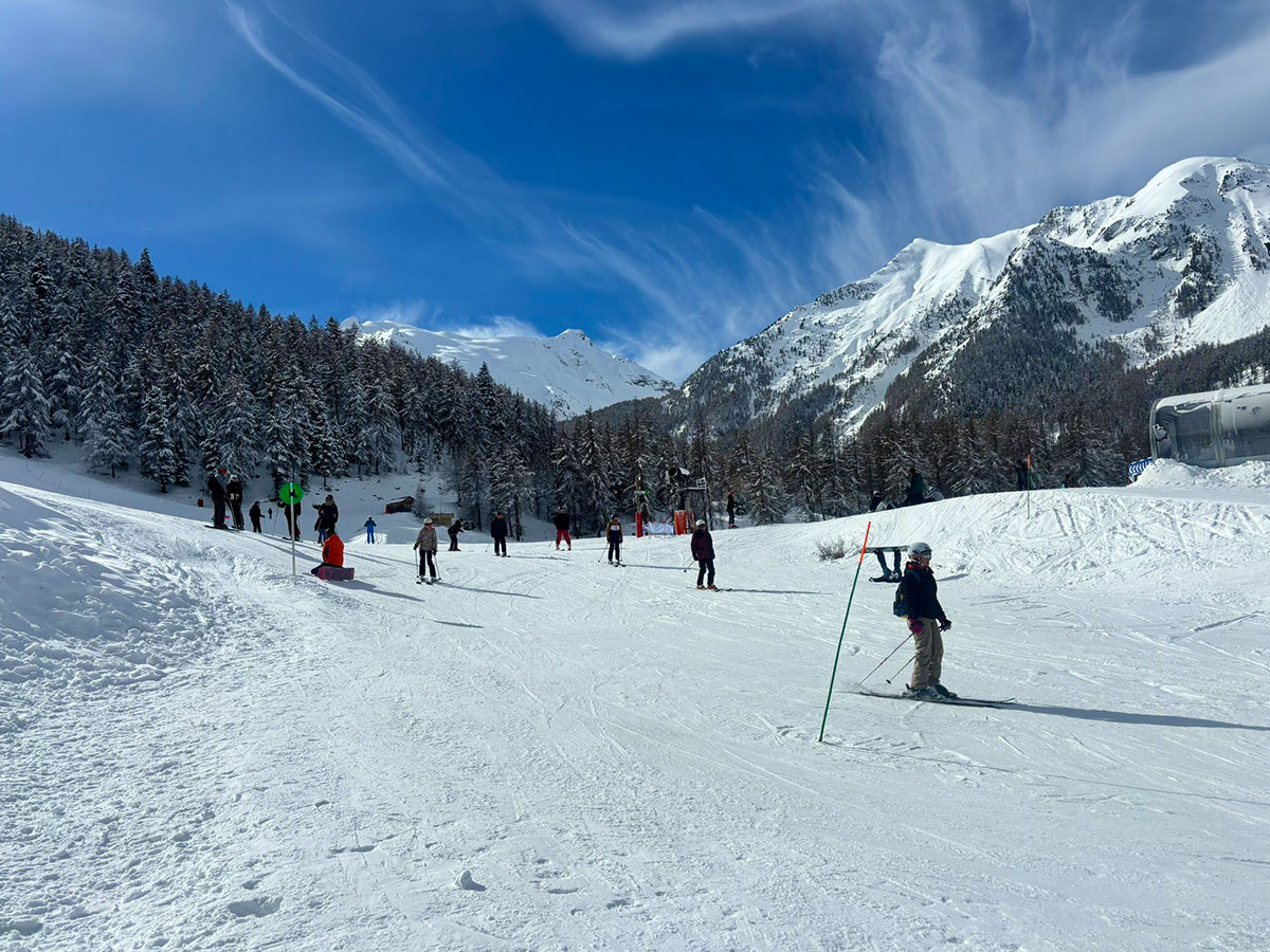 ebs students on the piste